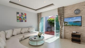 Villa, 3 Bedrooms, Non Smoking, Kitchen | Living room | Smart TV