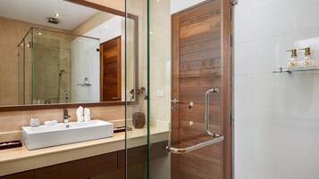 Villa, 3 Bedrooms, Non Smoking, Kitchen | Bathroom sink