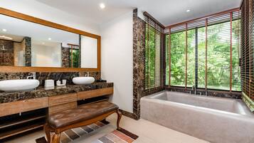 Villa, 5 Bedrooms, Non Smoking, Kitchen | Deep-soaking bathtub