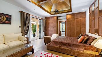Villa, 5 Bedrooms, Non Smoking, Kitchen | 5 bedrooms, laptop workspace, blackout curtains, iron/ironing board