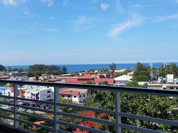 Family Condo, 2 Bedrooms, Non Smoking, Kitchen | Balcony view