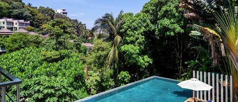Kolam renang outdoor