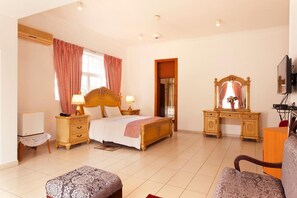 1 habitación, escritorio y sistema de insonorización 