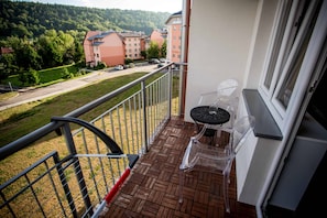 Apartment | Balcony - Apartament Zielona Mila (Ustrzyki Dolne)