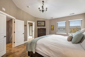 4 chambres, bureau, fer et planche à repasser, Wi-Fi gratuit