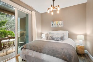 4 bedrooms, desk, iron/ironing board, free WiFi