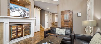 SW Chamberlain Street | Southern Crossing | hot tub pet friendly (dog)