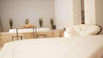Double Room, Hot Tub (Estelle) | 1 bedroom, desk, soundproofing, free cots/infant beds