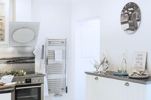 Kühlschrank, Ofen, Herdplatte, Geschirrspüler