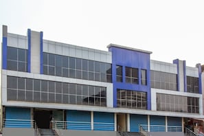 Exterior - CAPITAL O 30955 Alpine Glow Pinnacle (Hyderabad)