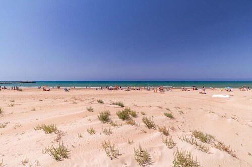 Medea, apartment with sea view just 20 m from the beach in Donnalucata