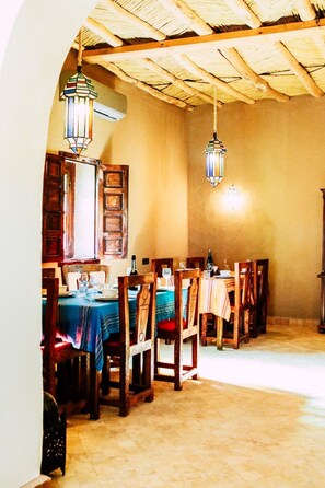 Restaurant - Riad Caravasar (Taouz)