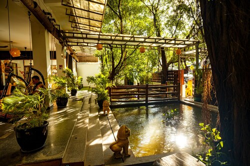 Mad Monkey Phnom Penh - Hostel