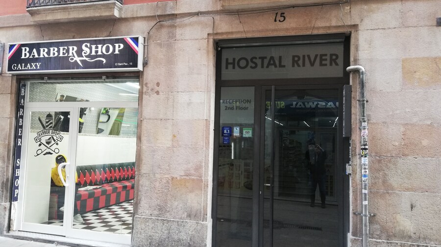 Hostal River