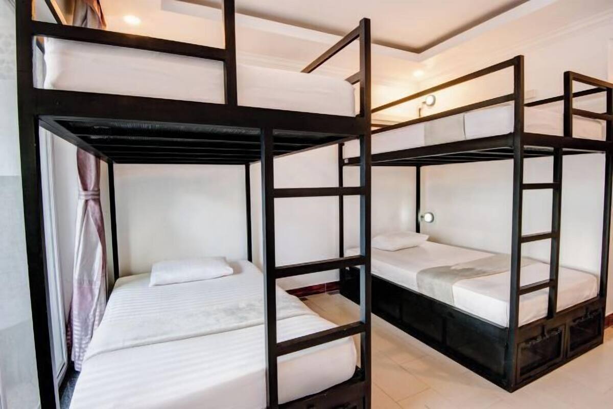 1 bedroom, free WiFi, bed sheets