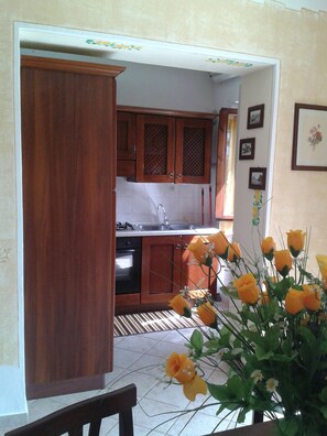 Apartemen Keluarga, 2 kamar tidur, pemandangan kebun (La Rosa) | Dapur pribadi | Lemari es, oven, kompor, dan mesin pembuat kopi/teh