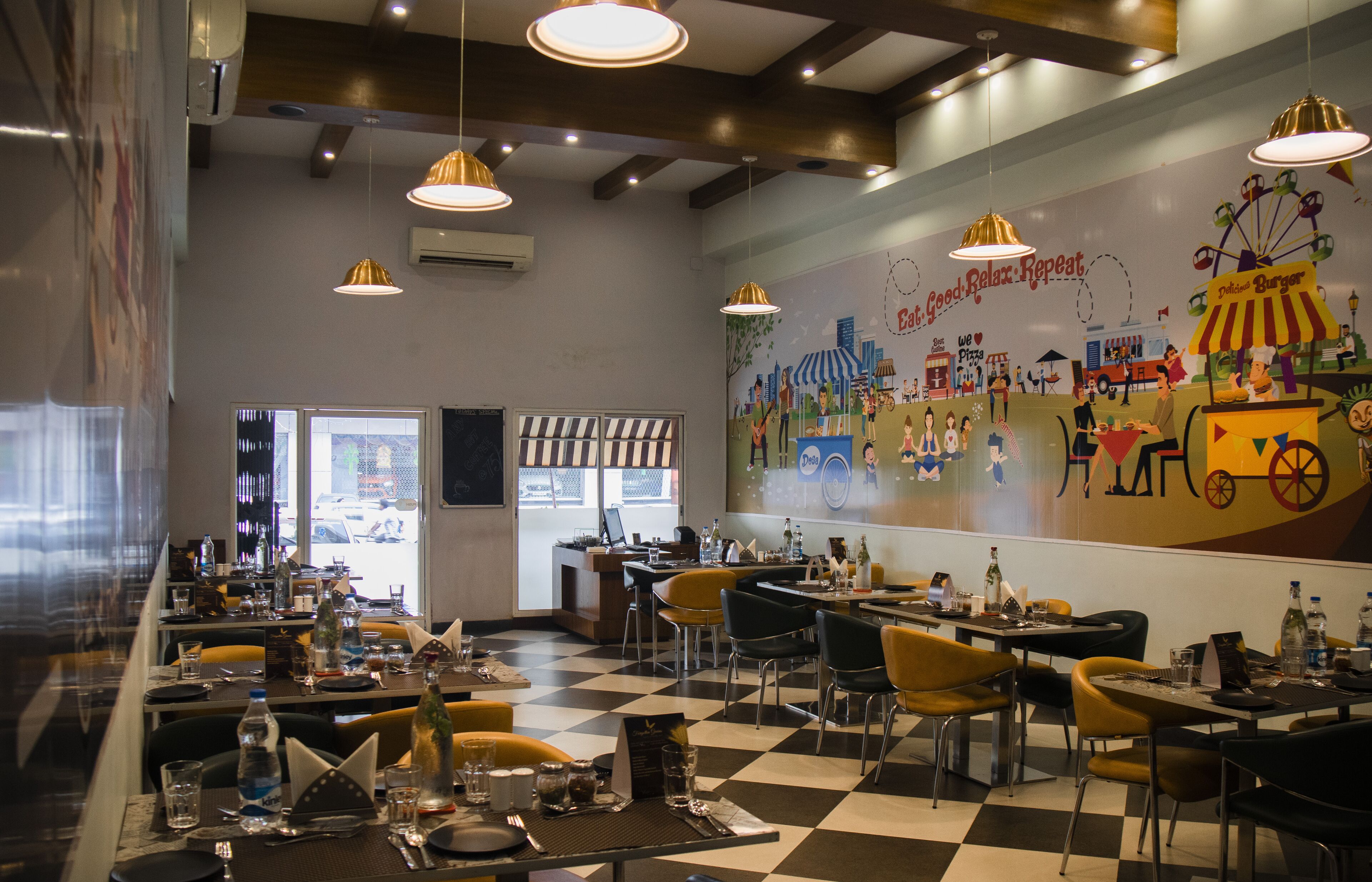 2 restaurants, breakfast, lunch, dinner served; vegetarian cuisine