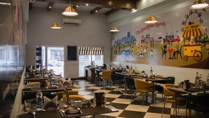 2 restaurants; breakfast, lunch, and dinner served - Hotel Nataraj (Golmuri)
