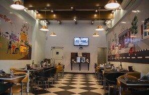 2 restaurants; breakfast, lunch, and dinner served - Hotel Nataraj (Golmuri)
