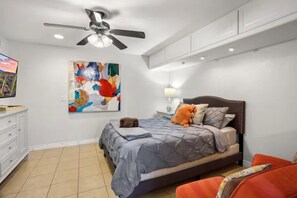 1 slaapkamer, een strijkplank/strijkijzer, gratis wifi, beddengoed