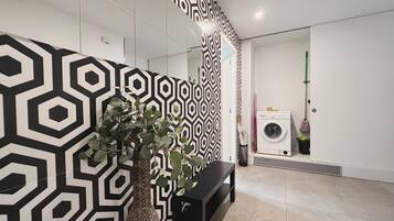 Apartment (3 Bedrooms) | Laundry