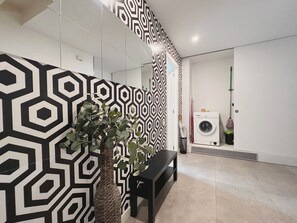 Apartment (3 Bedrooms) | Laundry