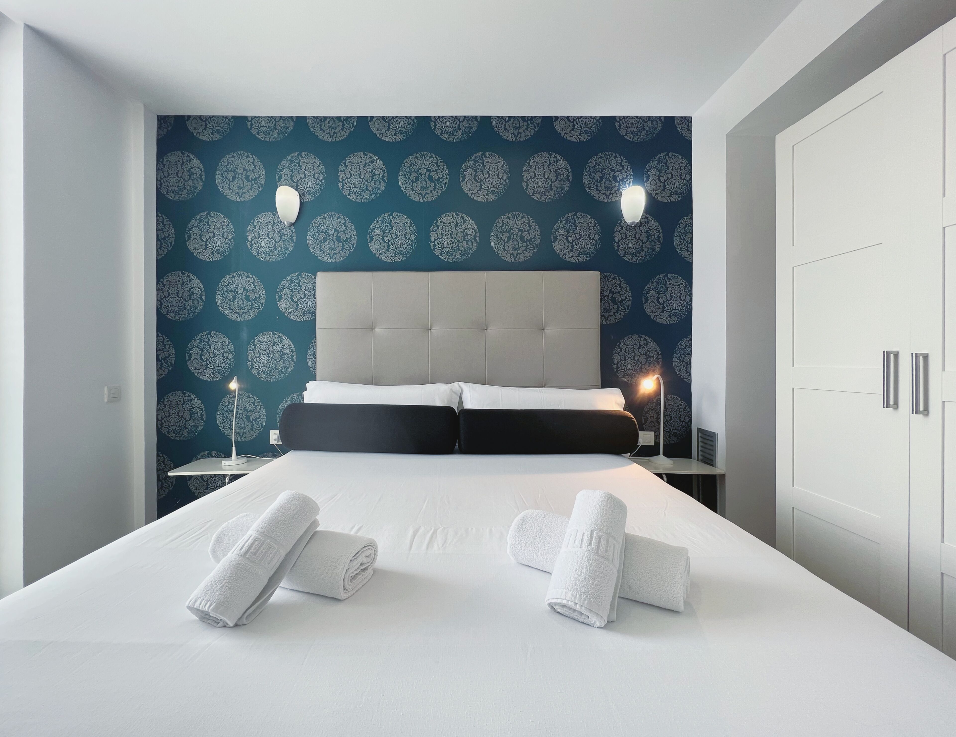 Apartment (2 Bedrooms) | 3 Schlafzimmer, Bügeleisen/Bügelbrett, kostenlose Babybetten