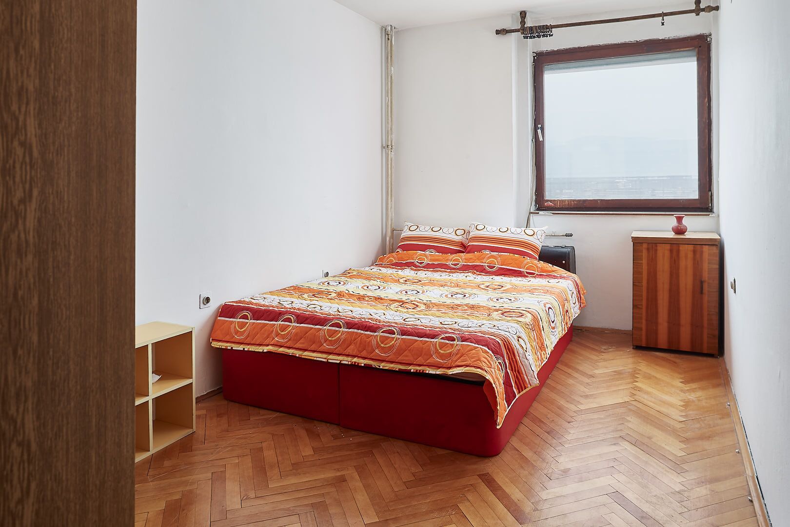 Fer et planche à repasser, Wi-Fi gratuit, draps fournis