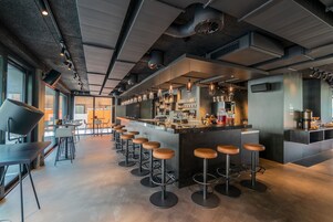Bar (en el alojamiento)