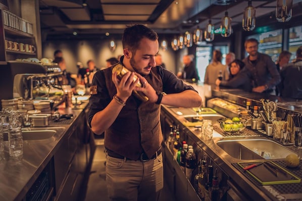 Petit déjeuner, déjeuner et dîner servis sur place