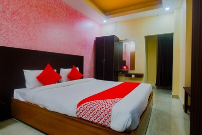 OYO Flagship 39722 Holiday Inn 2 Guest House