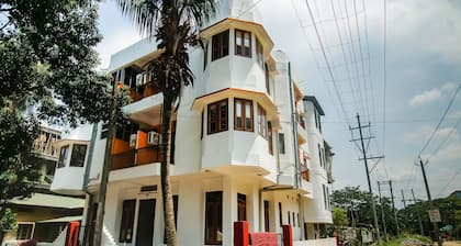OYO Flagship 39722 Holiday Inn 2 Guest House