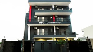 Unclassified image, 4 of 33, button - OYO Townhouse 103 Sector 51 Huda Colony (Gurugram)