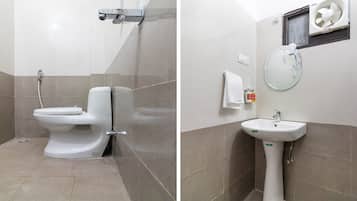 Standard Double Room | Bathroom | Shower, towels