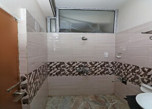 Doppia Standard | Bagno | Doccia, asciugamani