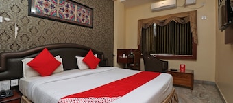 Collection O 41203 Sai Kripa Inn