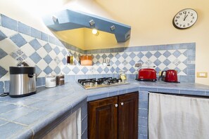 Coffee/tea maker - Delightful apartment with 2 bedrooms each with a private bathroom in city's heart. (Firenze)