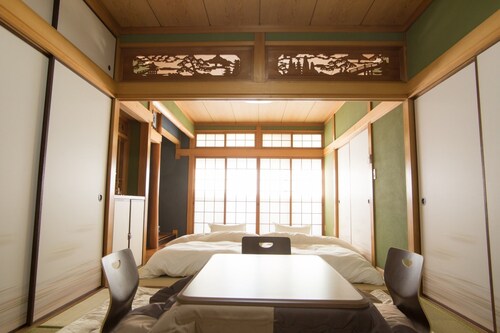 A 10minute walk from Dogo Onsen a private house / Matsuyama Ehime