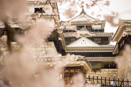 A 10minute walk from Dogo Onsen a private house / Matsuyama Ehime