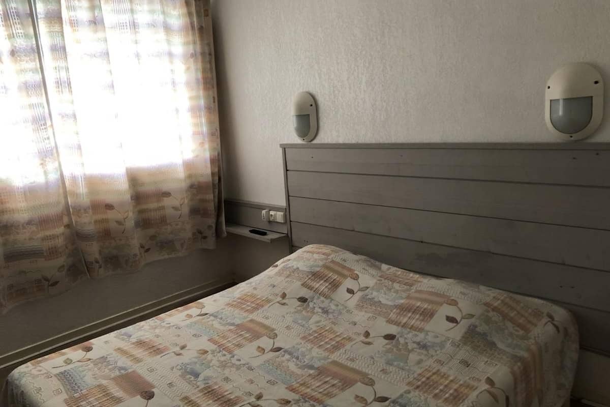 Double Room, Balcony | In-room safe, iron/ironing board (on request), WiFi (free)