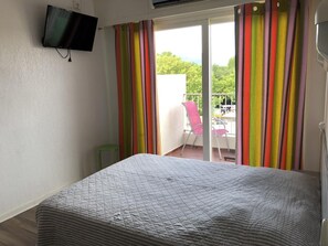 Chambre Double, vue montagne