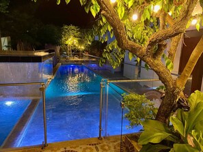 Outdoor pool - Hospedería Sol Del Desierto - Hostel (Villavieja)
