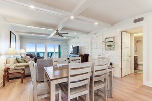 Condo, 2 Bedrooms | Dining