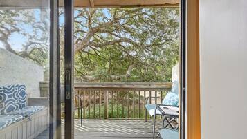 Condo, 3 Bedrooms | Bahagian dalam