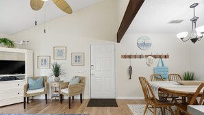 Condo, 3 Bedrooms | Dining