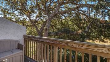 Condo, 3 Bedrooms | Property grounds