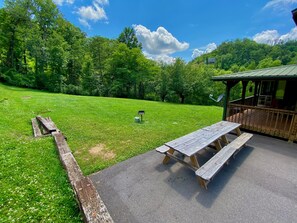 Cabin, 3 Bedrooms | Outdoor dining