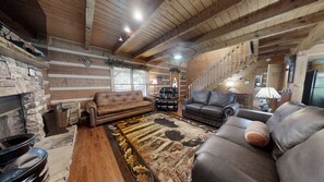 Cabin, 3 Bedrooms | Living area