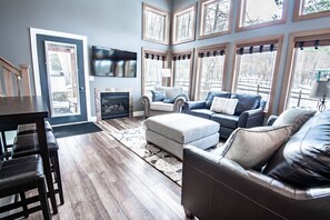 TV, fireplace - Ski-in/ski-out Disciples Village Condo | Gas Fireplace | 5 BR | Sleeps 18! (Boyne Falls)