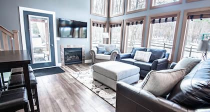 Ski-in/ski-out Disciples Village Condo | Gas Fireplace | 5 BR | Sleeps 18!